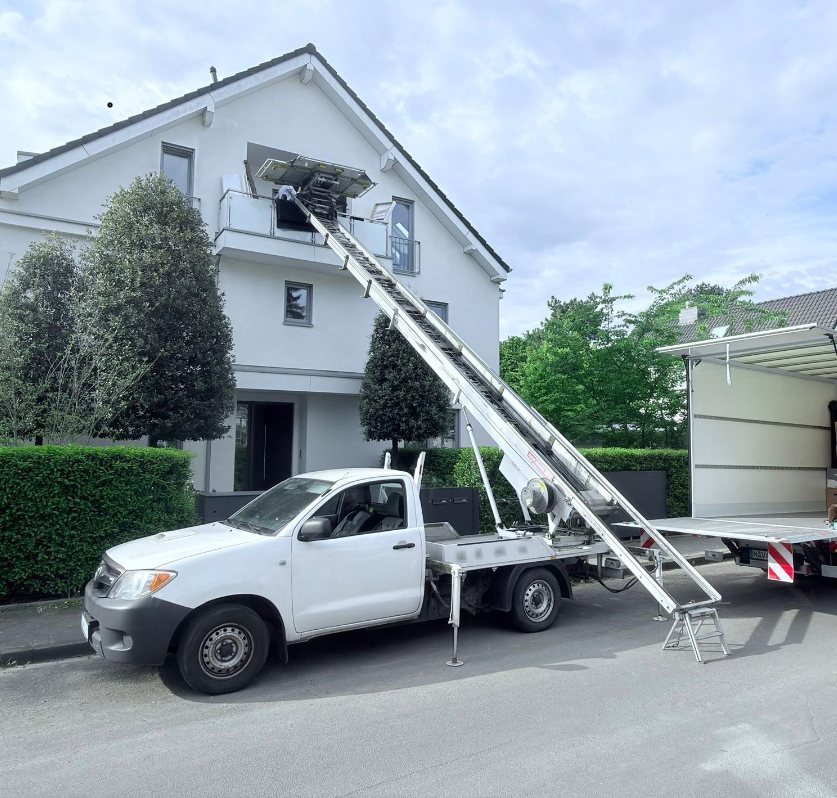 Trustline Umzug Essen – Möbellift im Einsatz